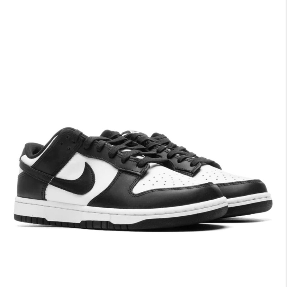 Nike Men's Black and White Sneakers